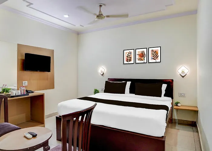 Hotel O Heera Palace